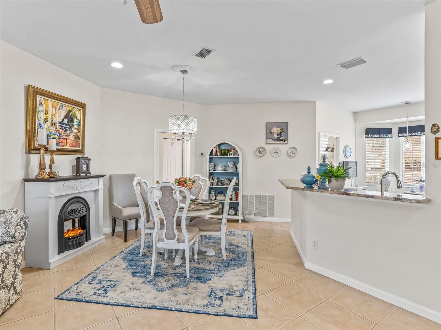 Fabulous Golf Course home with a GOLF CART GARAGE! Welcome to your new – image 14