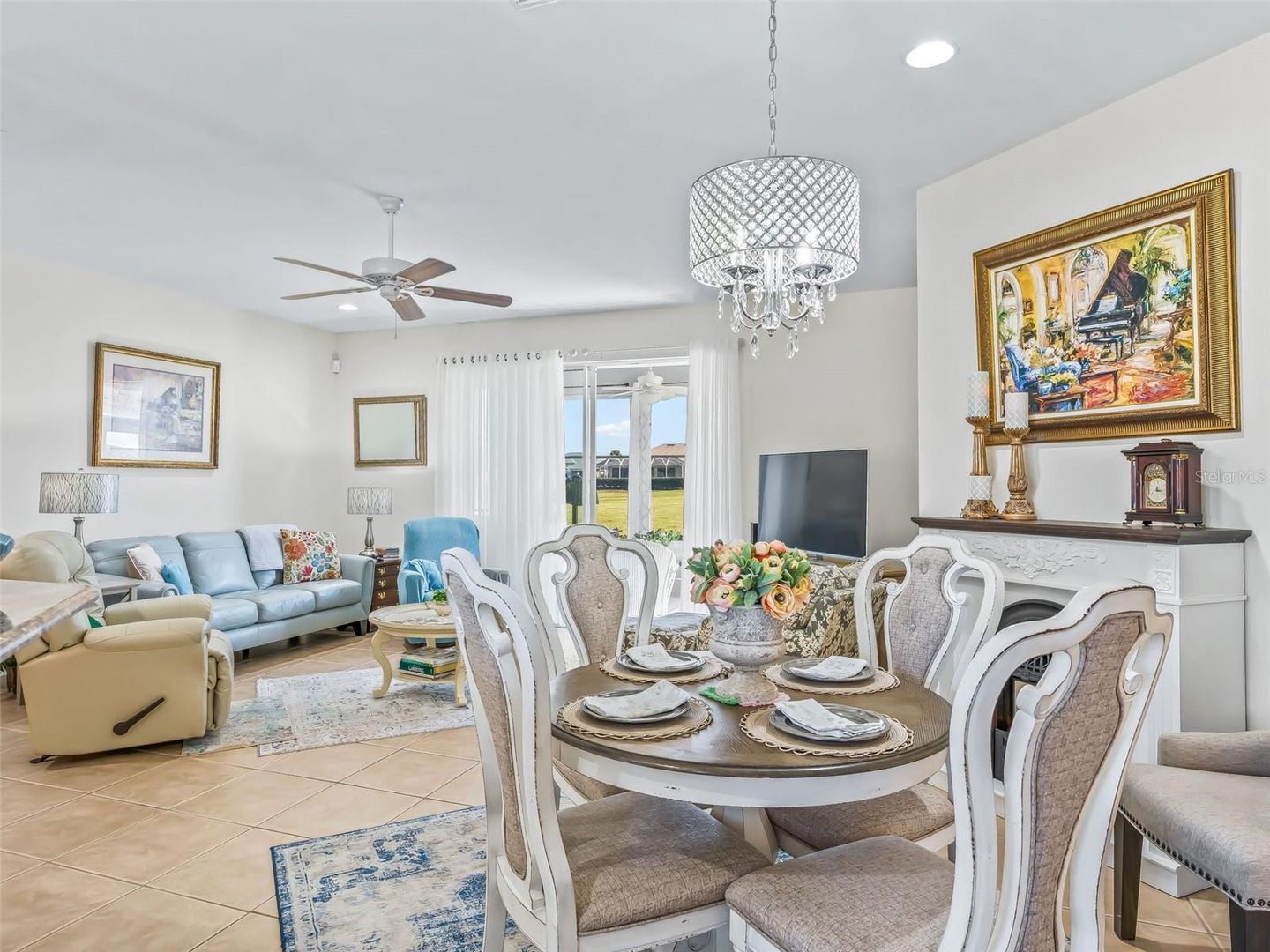 Fabulous Golf Course home with a GOLF CART GARAGE! Welcome to your new – image 16
