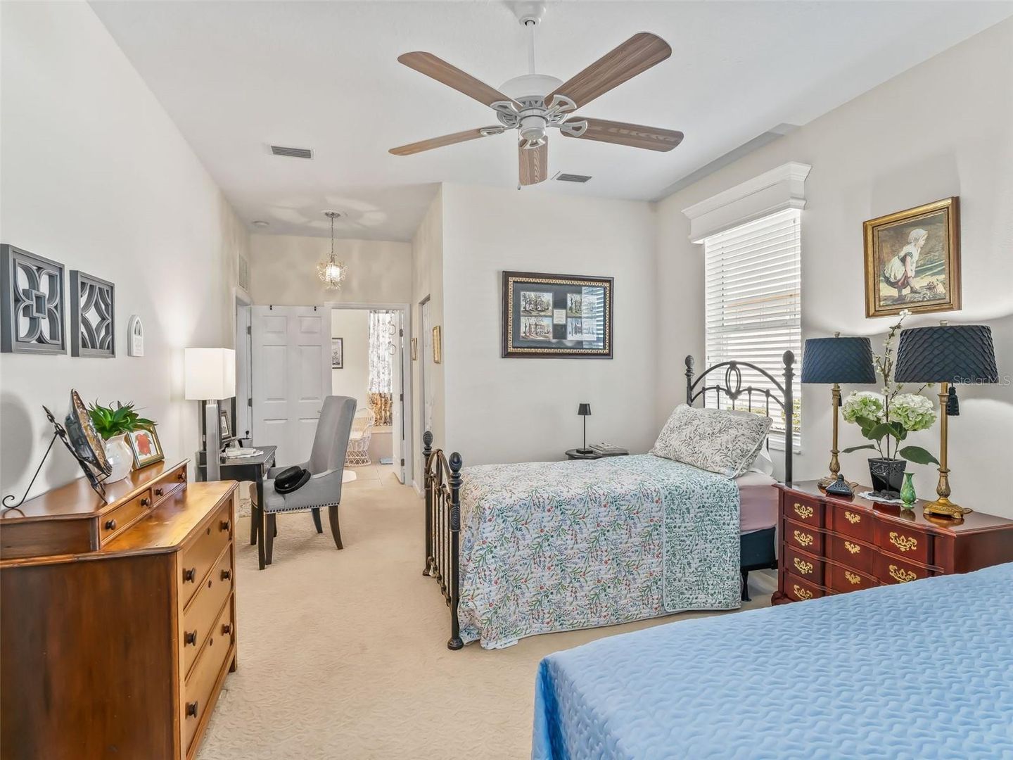 Fabulous Golf Course home with a GOLF CART GARAGE! Welcome to your new – image 23
