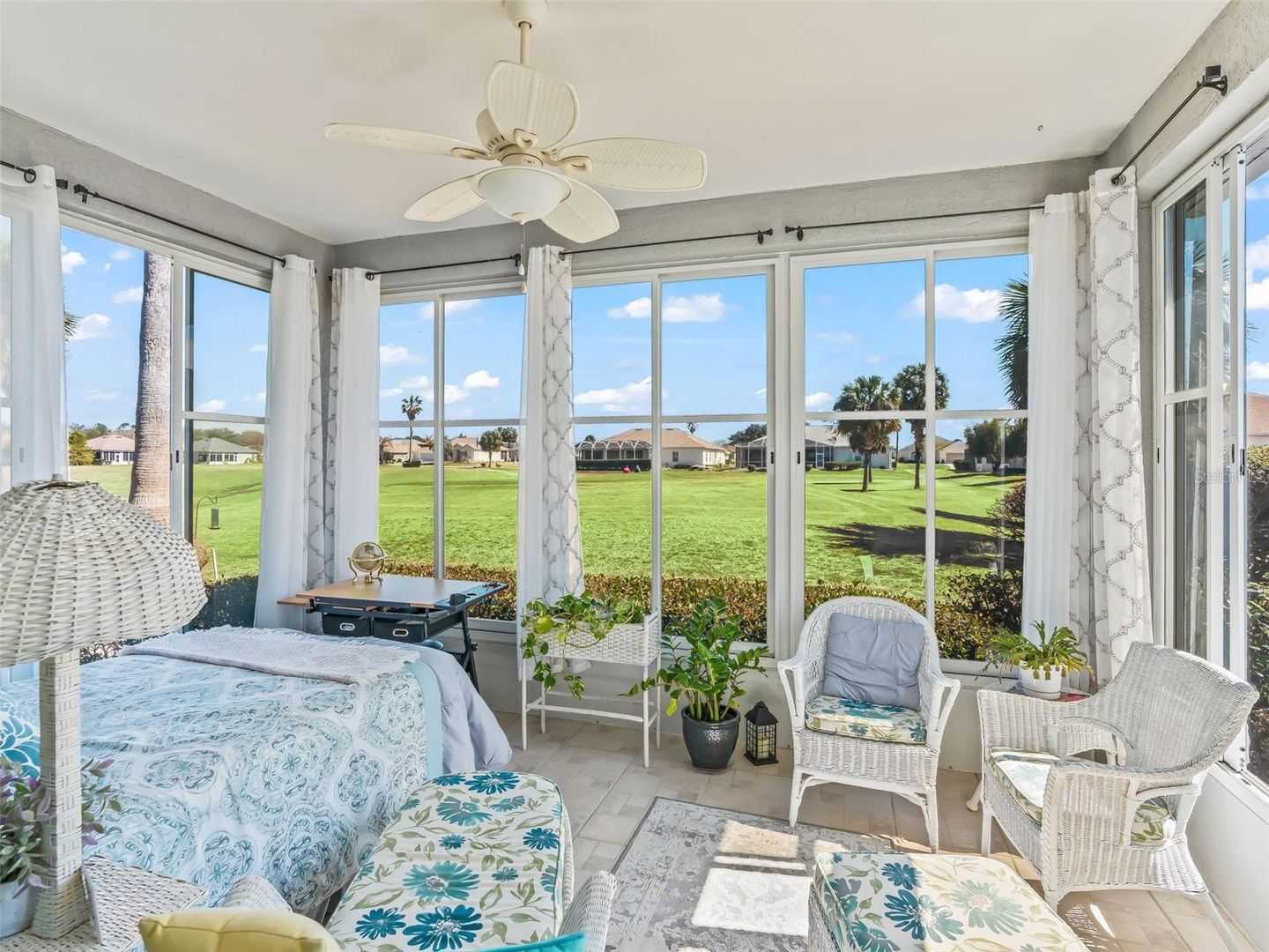 Fabulous Golf Course home with a GOLF CART GARAGE! Welcome to your new – image 33