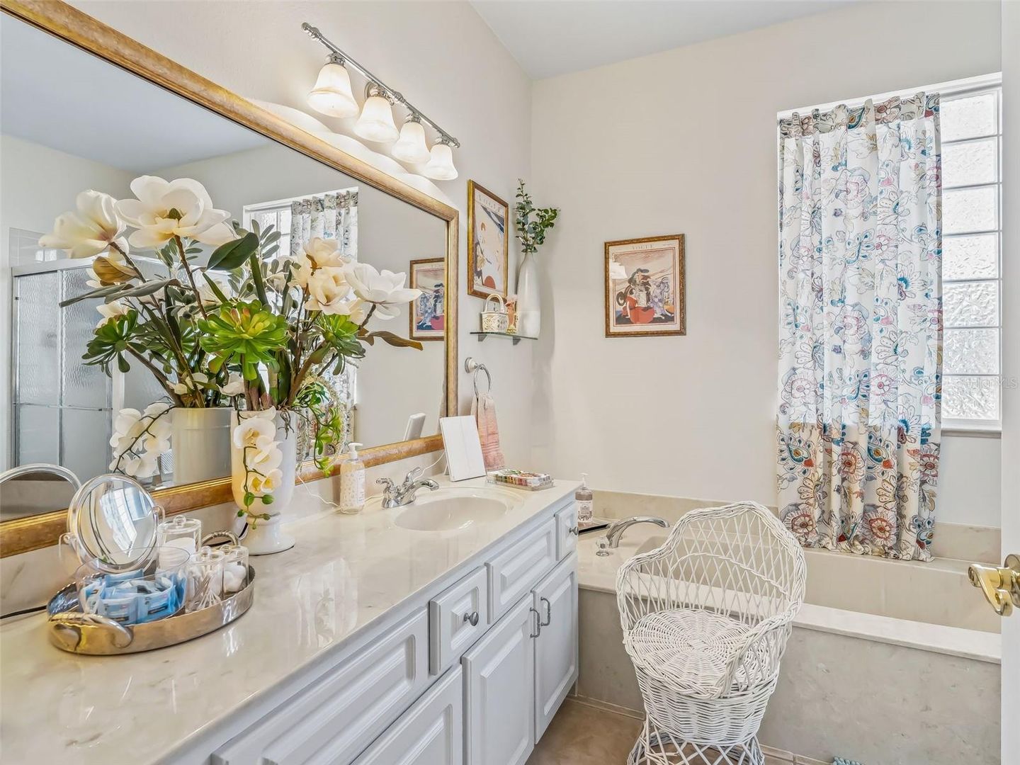 Fabulous Golf Course home with a GOLF CART GARAGE! Welcome to your new – image 24