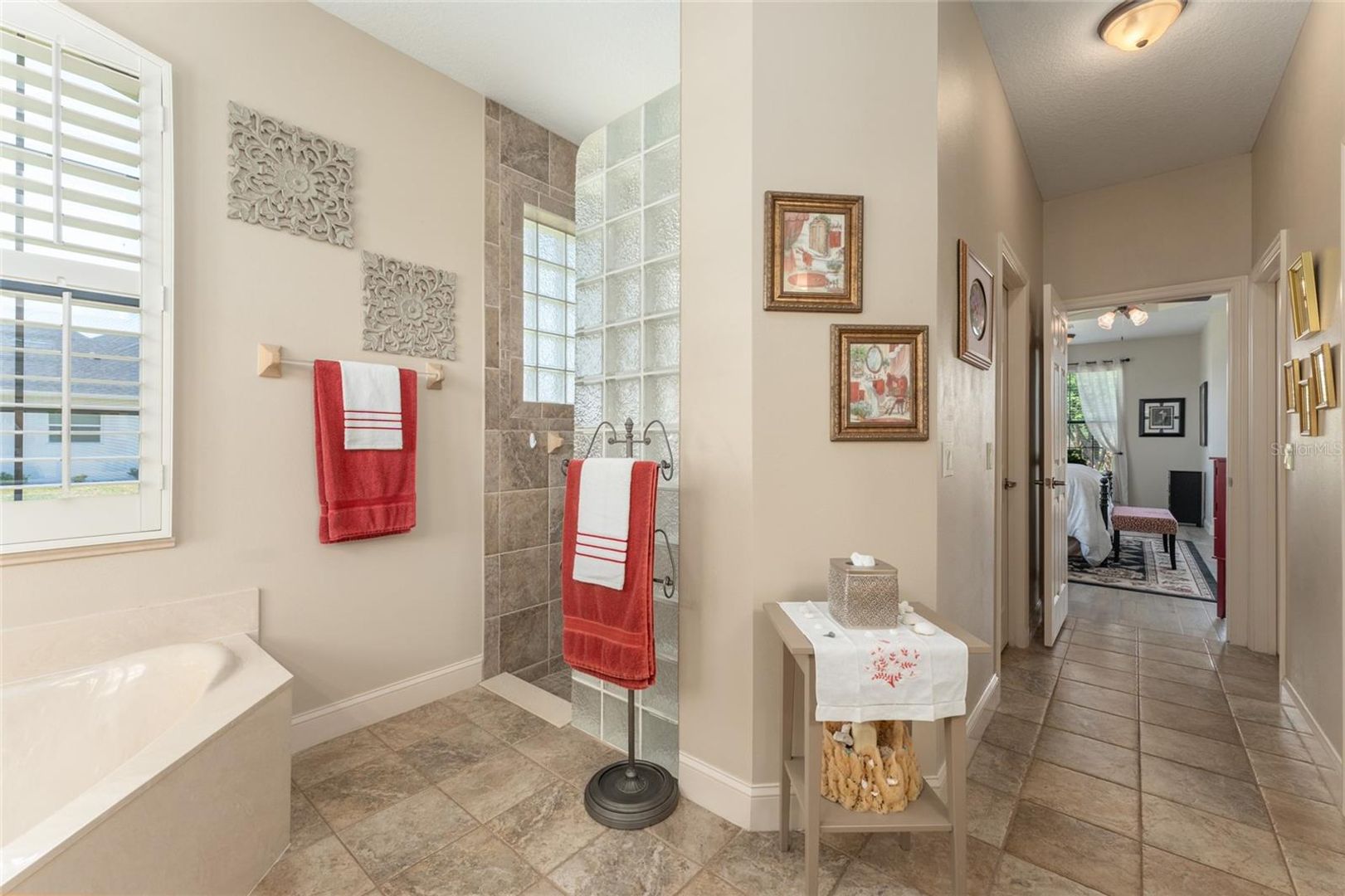 Ocala, Florida, 34480, United States, 4 Bedrooms Bedrooms, ,2 BathroomsBathrooms,Residential,For Sale,2043292